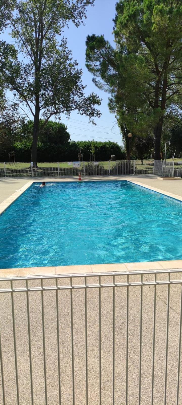 Appartement Residence De Vacances Les Hameaux De Camargue Arles Buitenkant foto